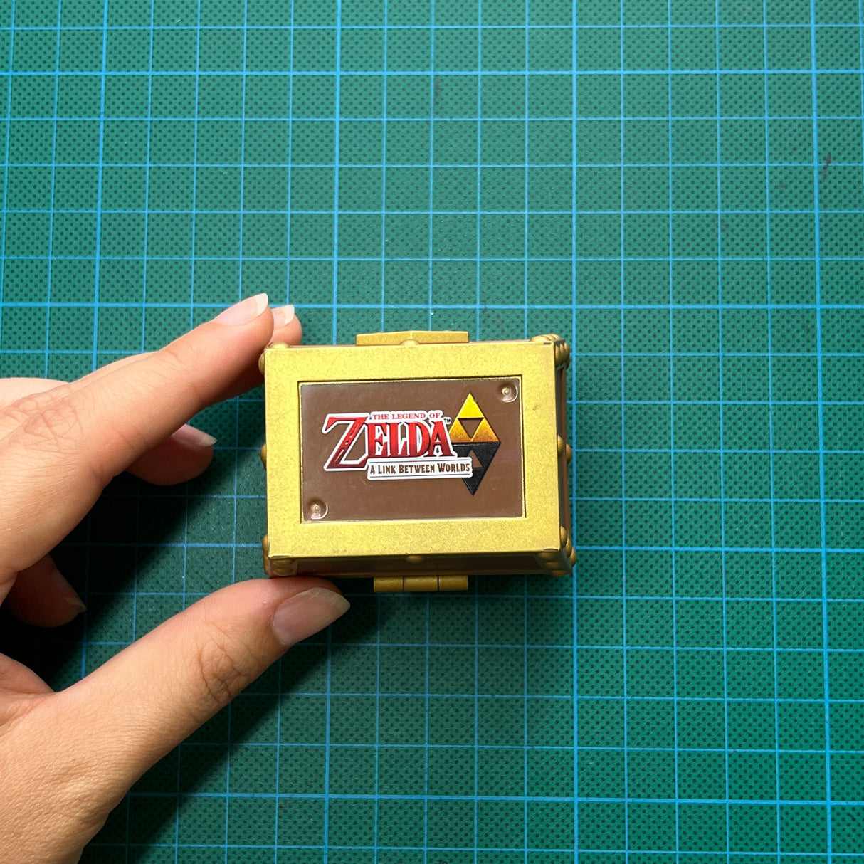 Legend of Zelda Treasure Chest - 3DS Case | Figuras