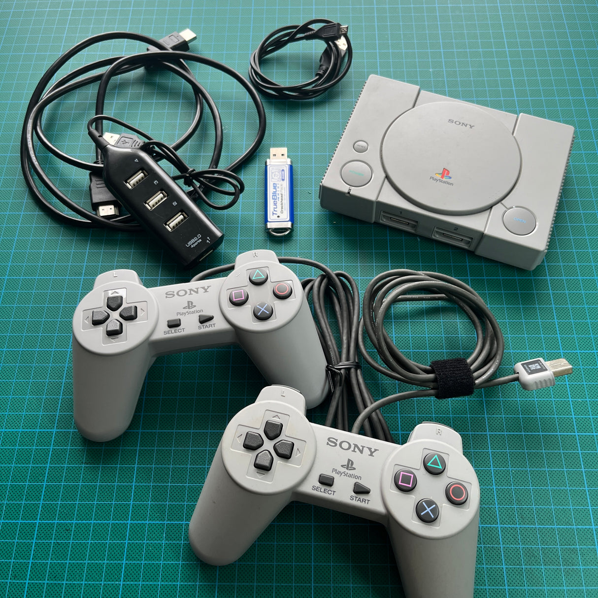 Playstation Mini Classic + TrueBlue | Consola